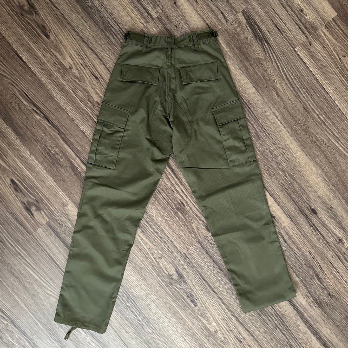 Unisex Solid Cargo Pant - Olive